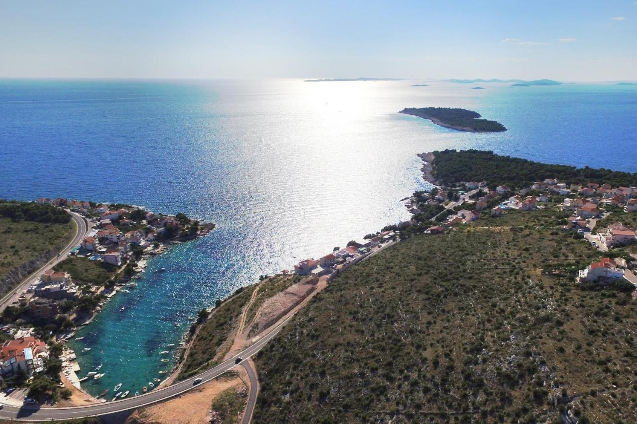 Apartments By The Sea Bilo, Primosten - 8364 Buitenkant foto